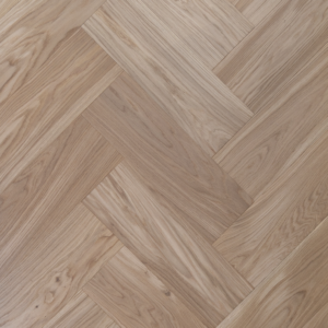 Pure Line Fiskebeinparkett i Eik11676 C